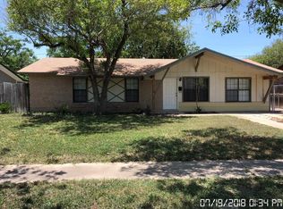 1806 E Johnston Ave, Kingsville, TX 78363