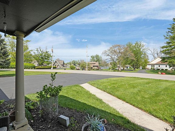 2nd image of 2318 Pawnee Dr