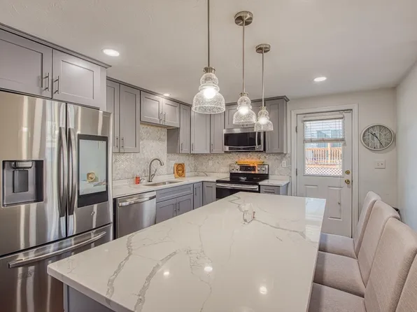 27 Livingston Rd, Brockton, MA 02301