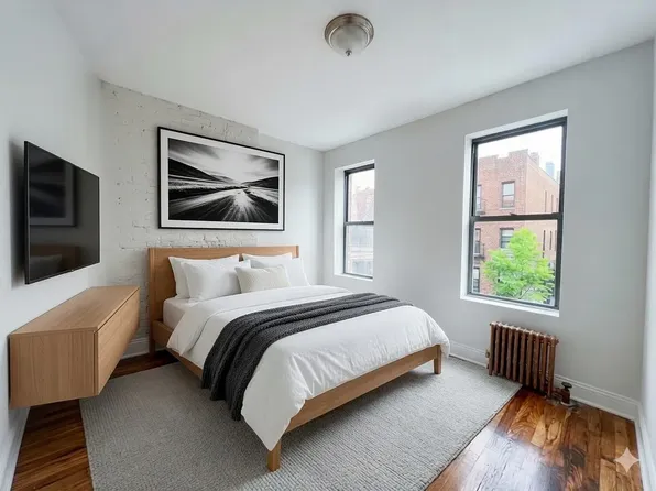 405 W 49th St APT 3E, New York, NY 10019
