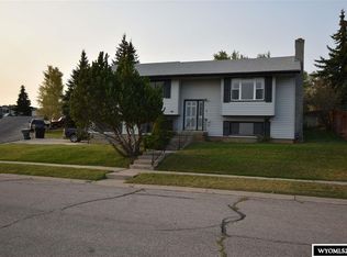 207 Crestview Dr, Evanston, WY 82930