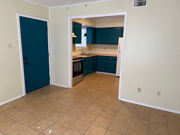 2nd image of 214 Mackechney St APT 4