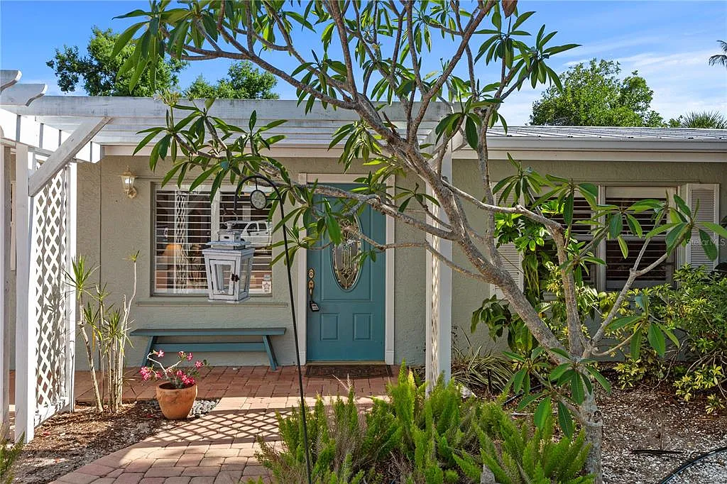 3 bed, 2.5 bath, 2196 sqft, $4,500 — Photo 1