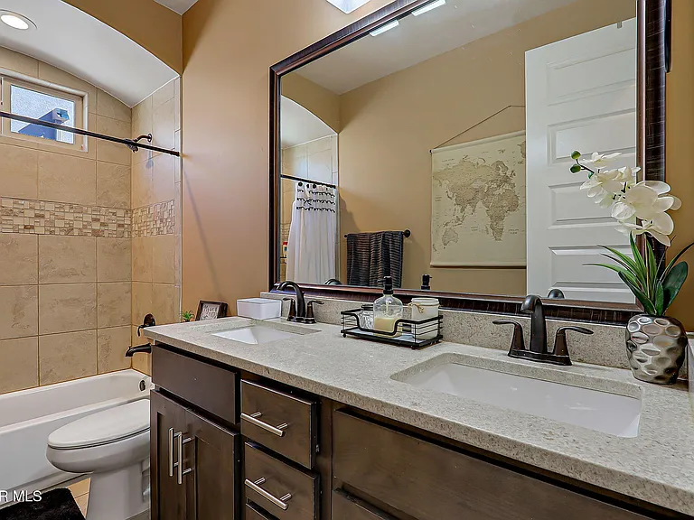 1149 Stoke St — Photo 11
