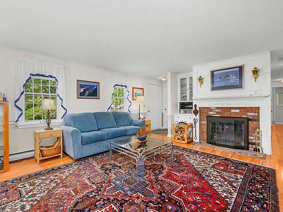 4th image of 4 Baywood Drive