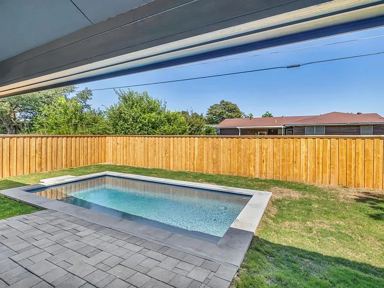 8209 Polar Dr — Photo 40