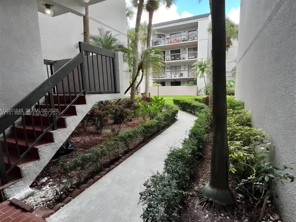 8810 SW 132nd Pl, Miami, FL