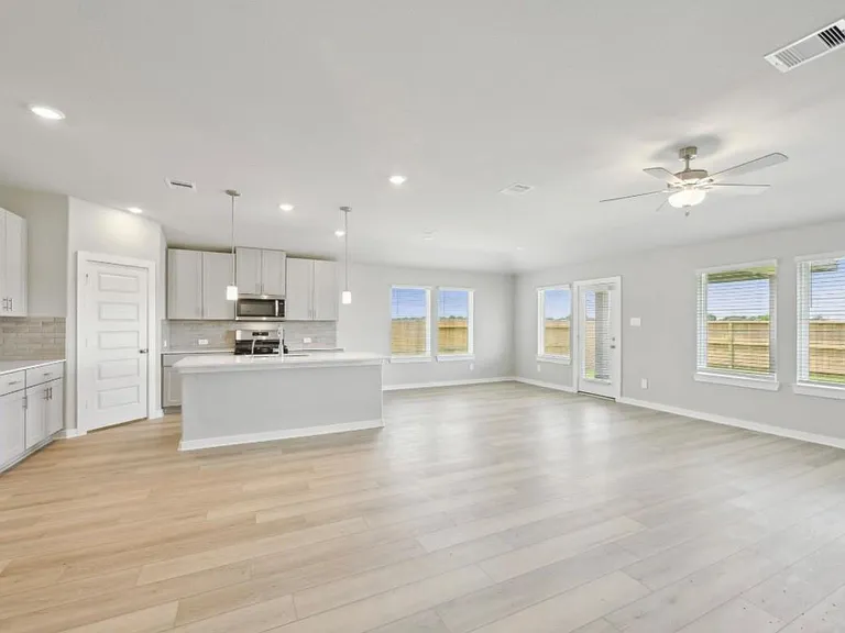 3415 Zilker Ln — Photo 5