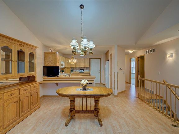 5th image of 704 Malvern Hill Dr