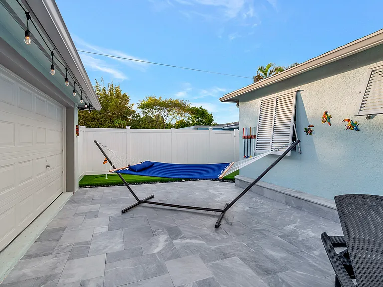 310 Gulfstream Dr — Photo 42