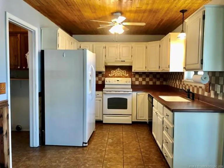 5444 Woodland Rd — Photo 3