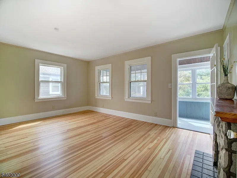 2 bed, 1.0 bath, 850 sqft, $2,600 — Photo 3