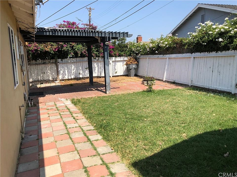 1st image of 2834 Redondo Beach Blvd
