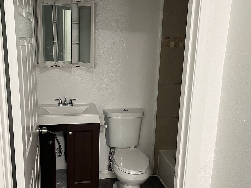 2nd image of 9542 Compton Ave #9542