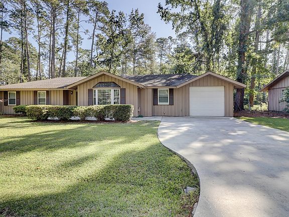 2nd image of 10 Bay Pines Dr