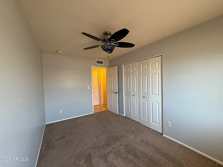 4032 E Hartford Ave — Photo 15