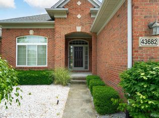 43682 Scaup Ln, Clinton Township, MI 48038