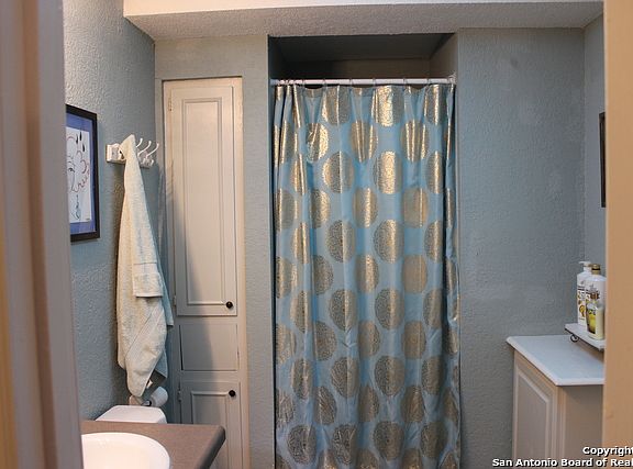 3rd image of 267 Springwood Ln