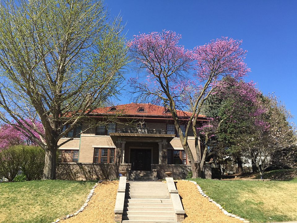 Prairie style historic home