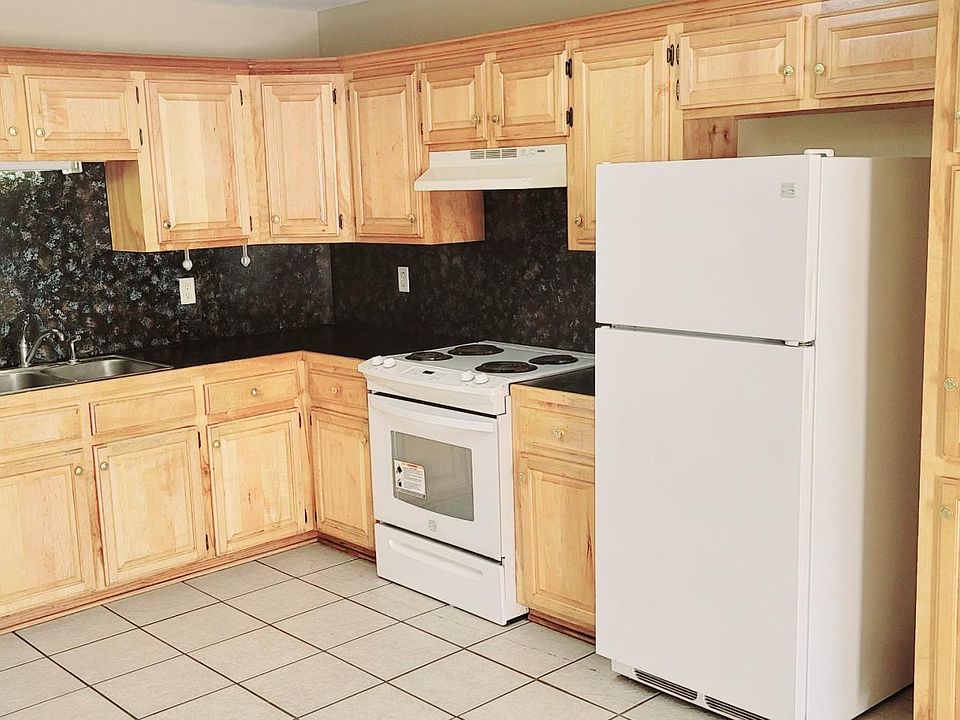 2nd image of 1506 N Vintage Ln