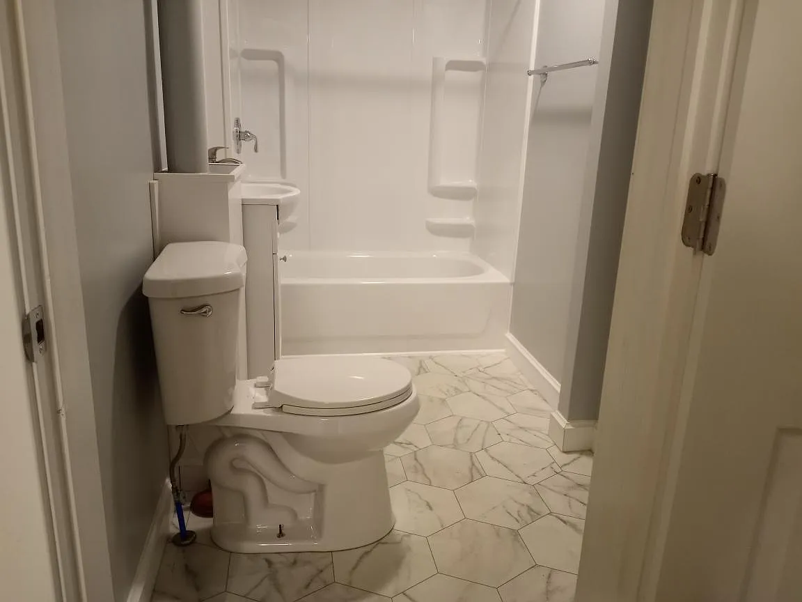 4 bed, 1200 sqft, $1,900 — Photo 3