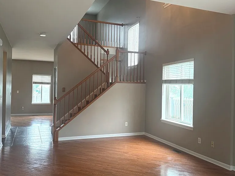 21529 Franklin Cir — Photo 4