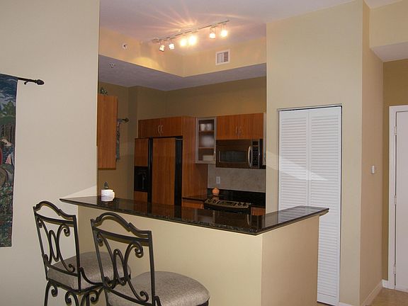 5th image of 802 W Windward Way #Ph14