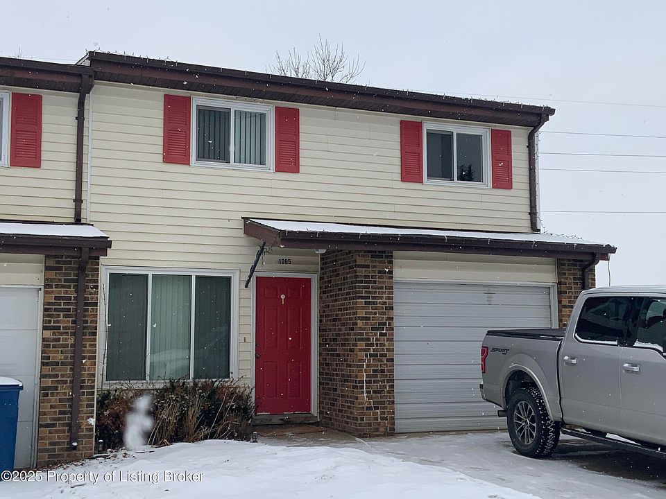 1st image of 1095 17th Ave W