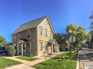 302 Fulton St, Elgin, IL 60120