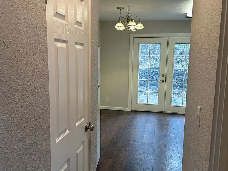 1295 Elegante Ln — Photo 4