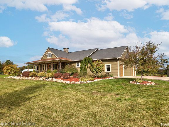 3rd image of 9351 Lange Rd