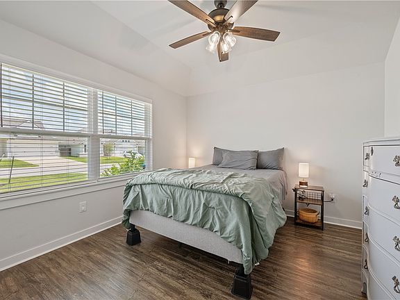 4th image of 3164 Brady Ct