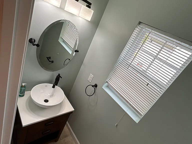 2851 Washington Ave — Photo 10