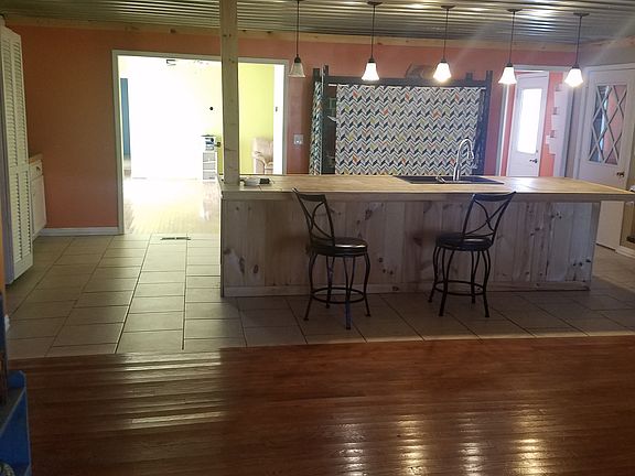 Living Room/Open Kitchen