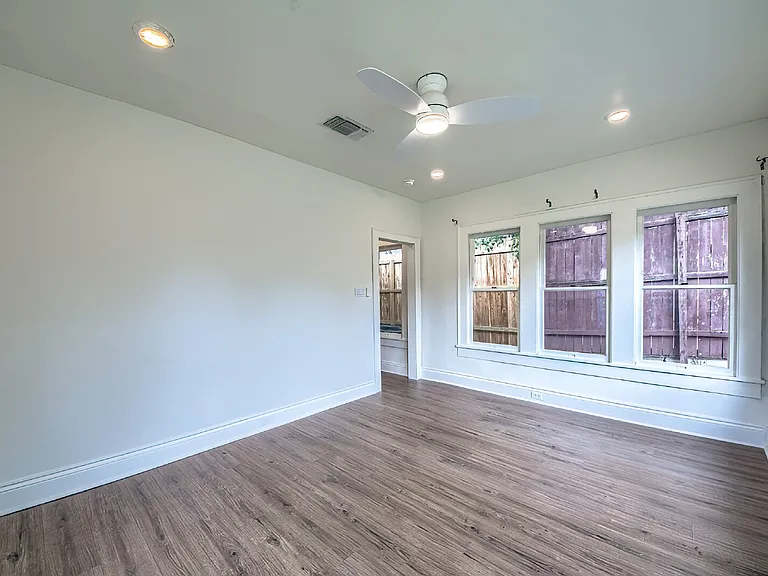 518 Queen Anne Ct — Photo 24