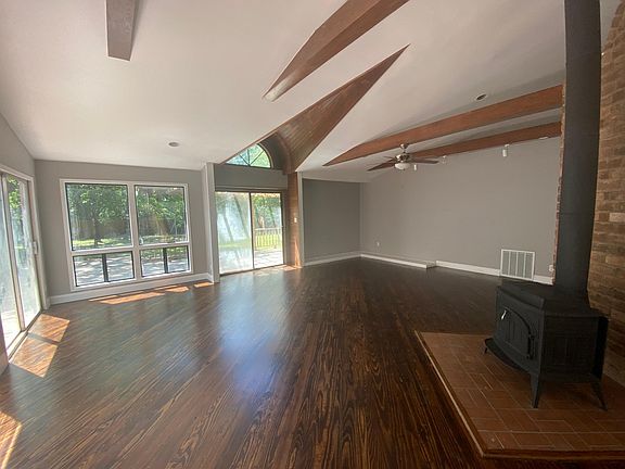 2nd image of 1008 Madera Cir