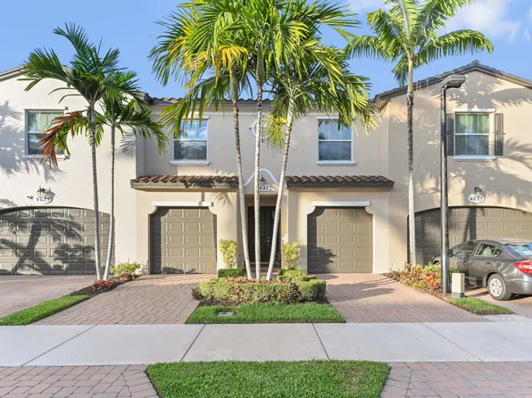 4627 Mediterranean Circle, Palm Beach Gardens, FL 33418