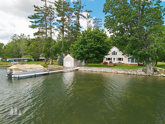 3rd image of 3741 Twin Lakes Dr