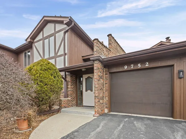 9752 Mill Dr E APT E2, Palos Park, IL 60464