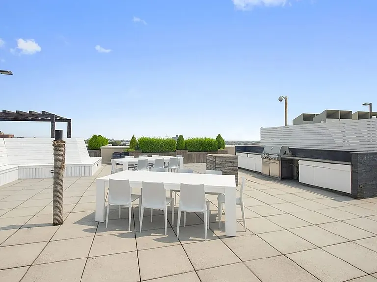301 Sullivan Pl #F2 — Photo 7