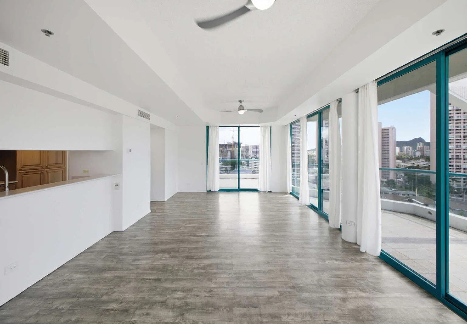 2 bed, 2.0 bath, 1446 sqft, $4,000 — Photo 2