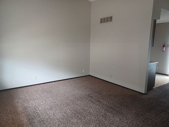 2nd image of 1206 E Selma Ave #1302-2