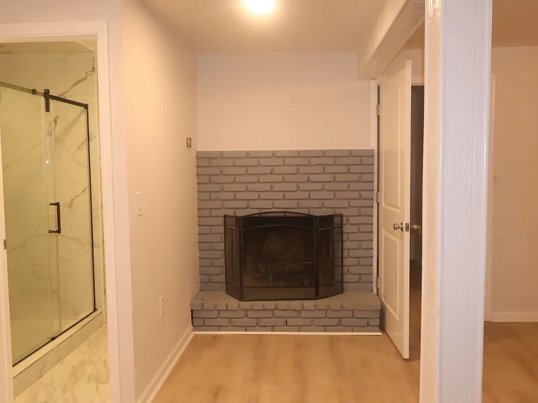 27 Hoyt St — Photo 16