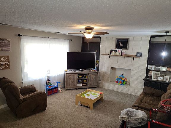 5th image of 510 Moss St