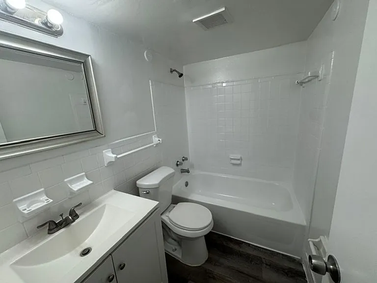 1958 McKinley St Hollywood, FL 33020 — Photo 8