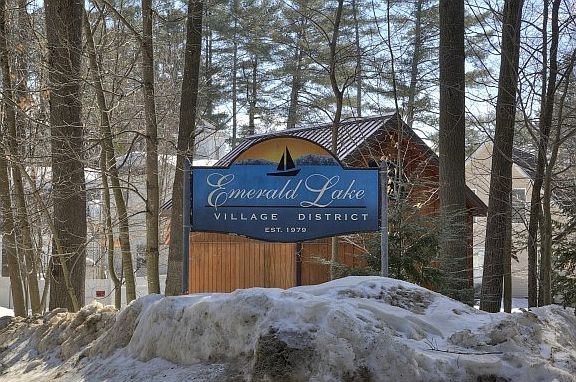 3rd image of 62 Emerald Dr
