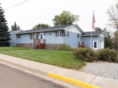602 3rd Ave NE, Belfield, ND, 58622
