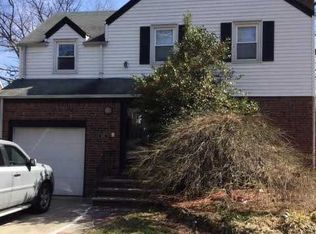 1015 Alpine Dr, Teaneck, NJ 07666