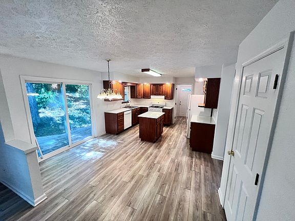 4th image of 6378 Woodlea Dr