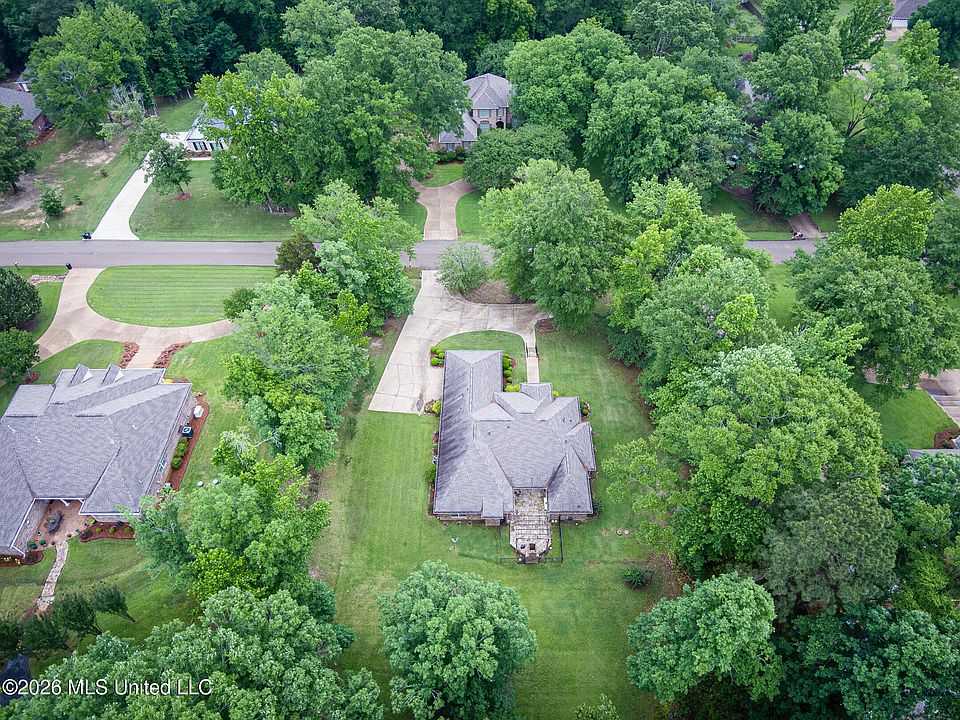 1st image of 204 Magnolia Spgs